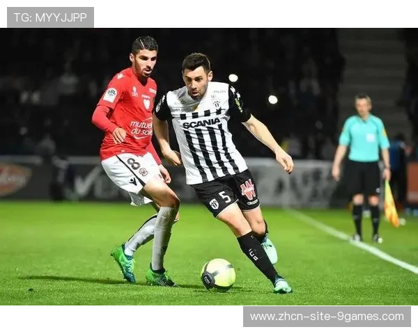 昂热2-2逼平马赛,保级队主场韧性凸显 昂热2-2逼平马赛,保级队主场韧性凸显